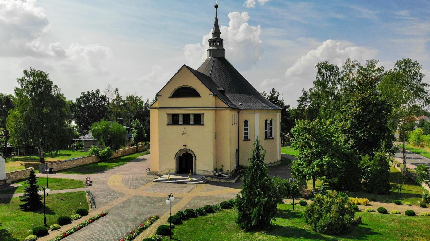 Kościół w Kolonowskiem 1